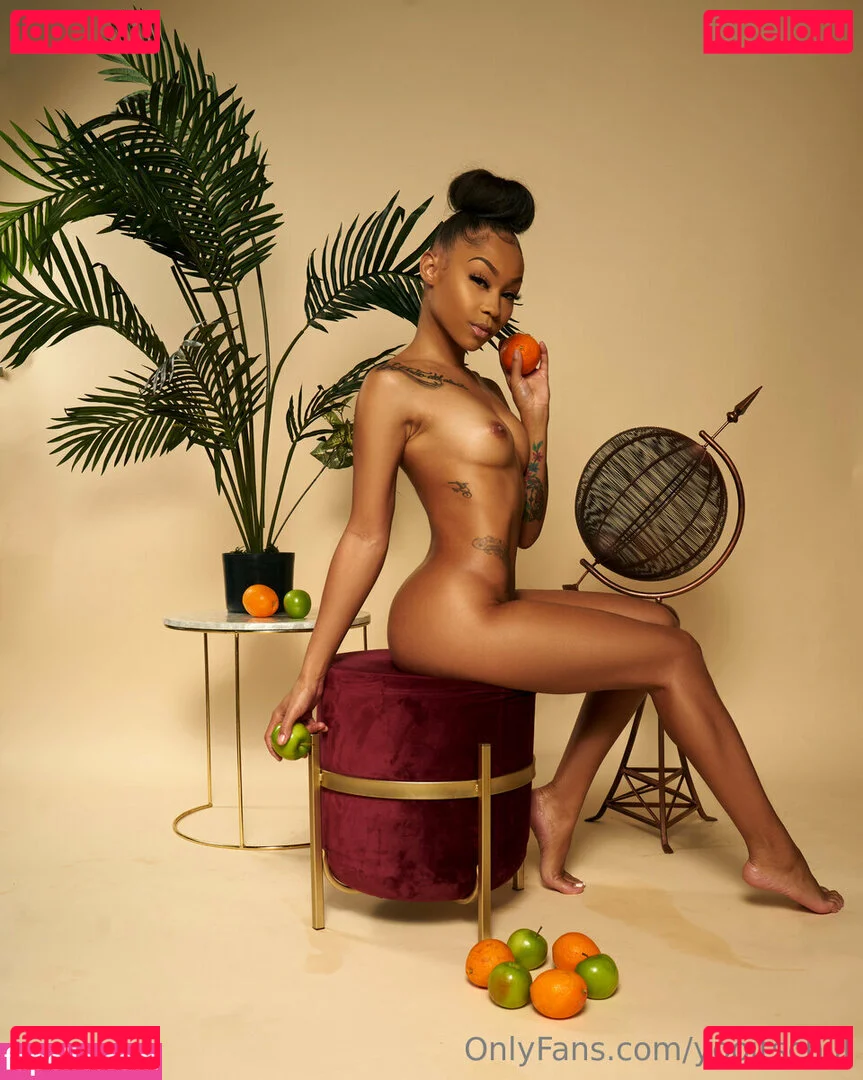 YooItsChill Onlyfans Photo Gallery 