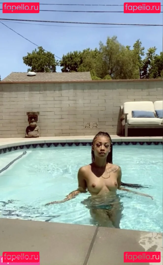 YooItsChill Onlyfans Photo Gallery 