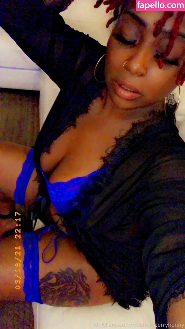 mzstrawberryhenny Onlyfans Photo Gallery 