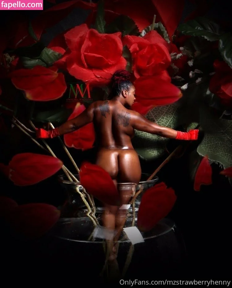 mzstrawberryhenny Onlyfans Photo Gallery 