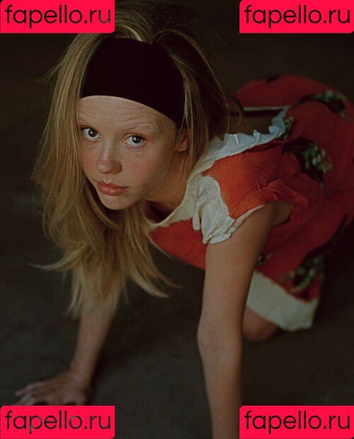 Mia Goth Onlyfans Photo Gallery 