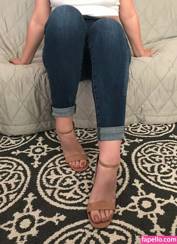 serenasoles99 Onlyfans Photo Gallery 