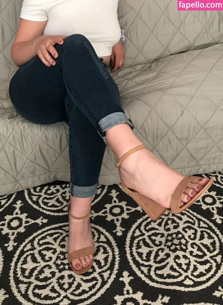 serenasoles99 Onlyfans Photo Gallery 