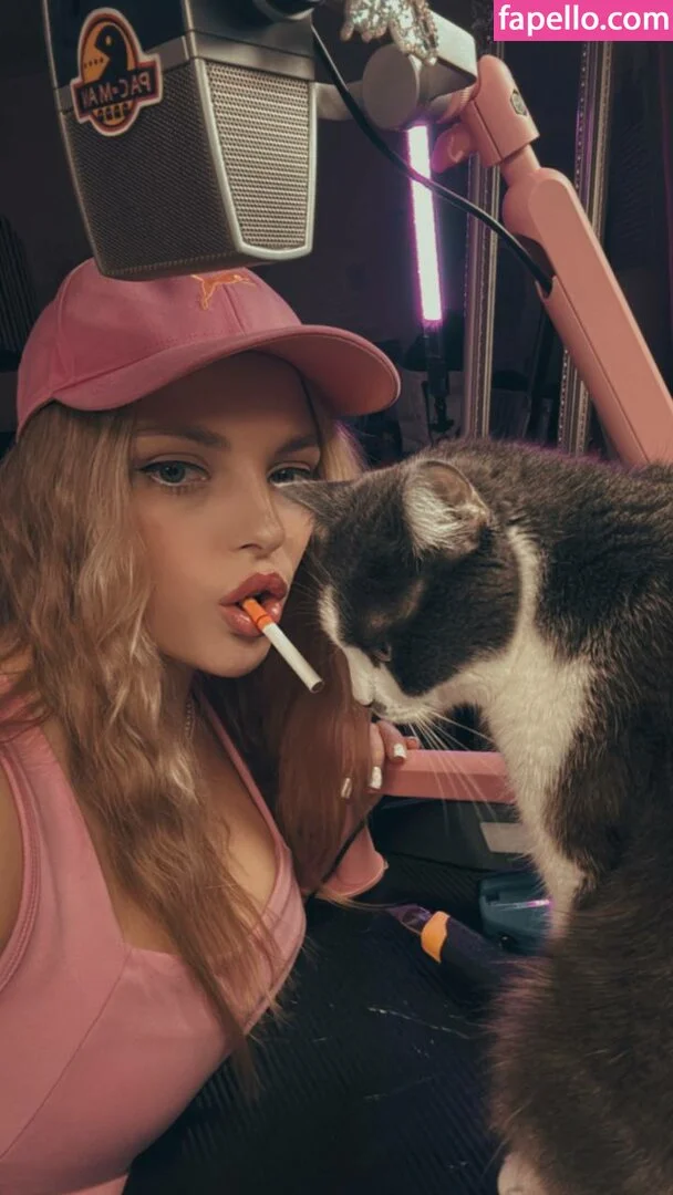 busya18plus Onlyfans Photo Gallery 