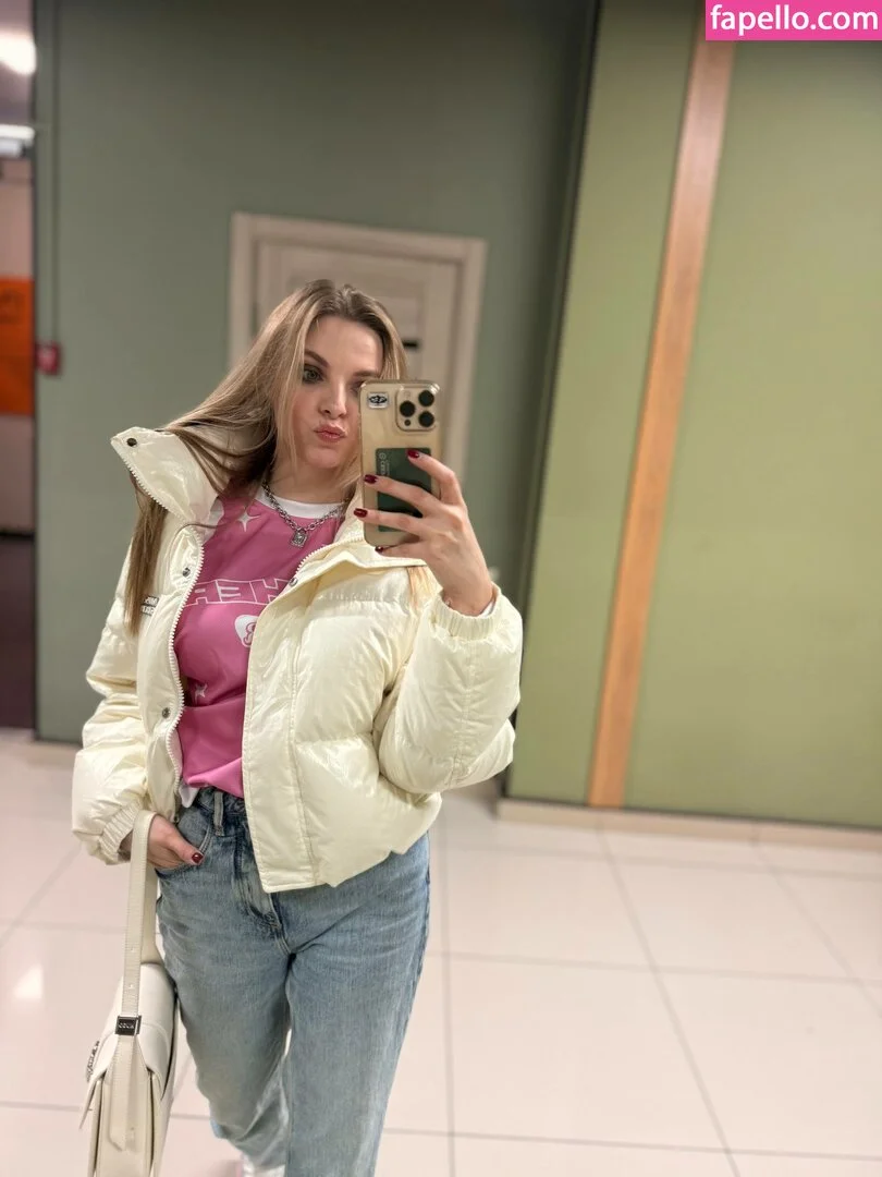 busya18plus Onlyfans Photo Gallery 