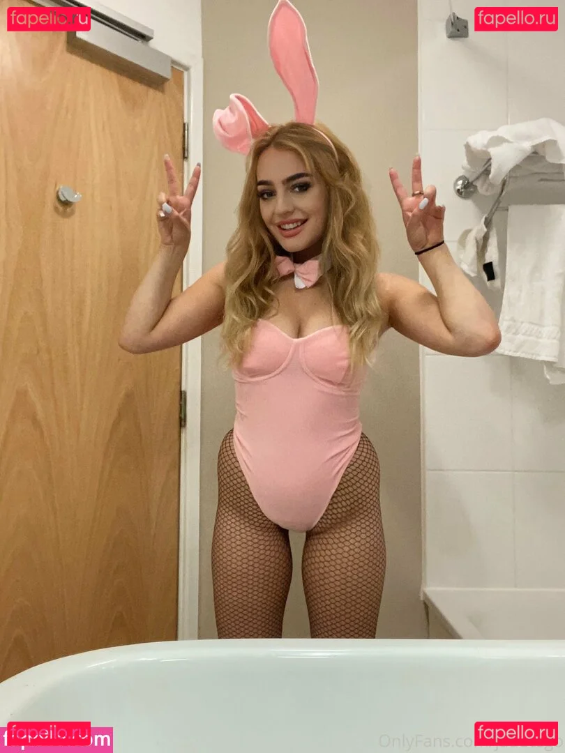 JadeCSGO Onlyfans Photo Gallery 