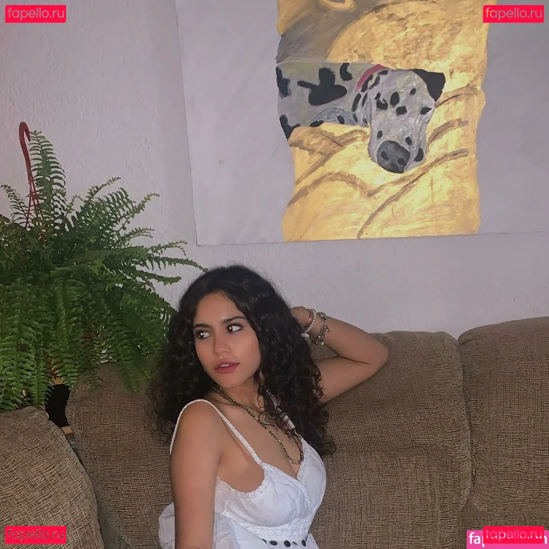 Isabel Neru Onlyfans Photo Gallery 