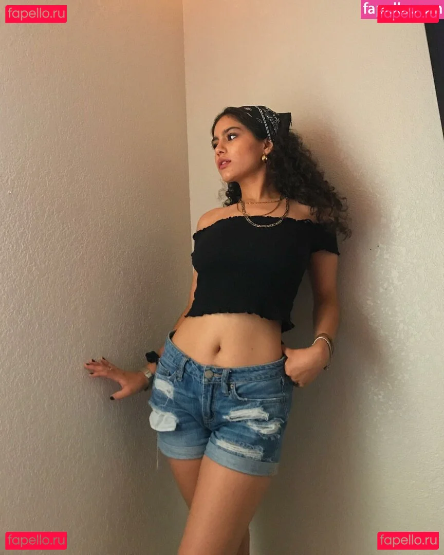 Isabel Neru Onlyfans Photo Gallery 