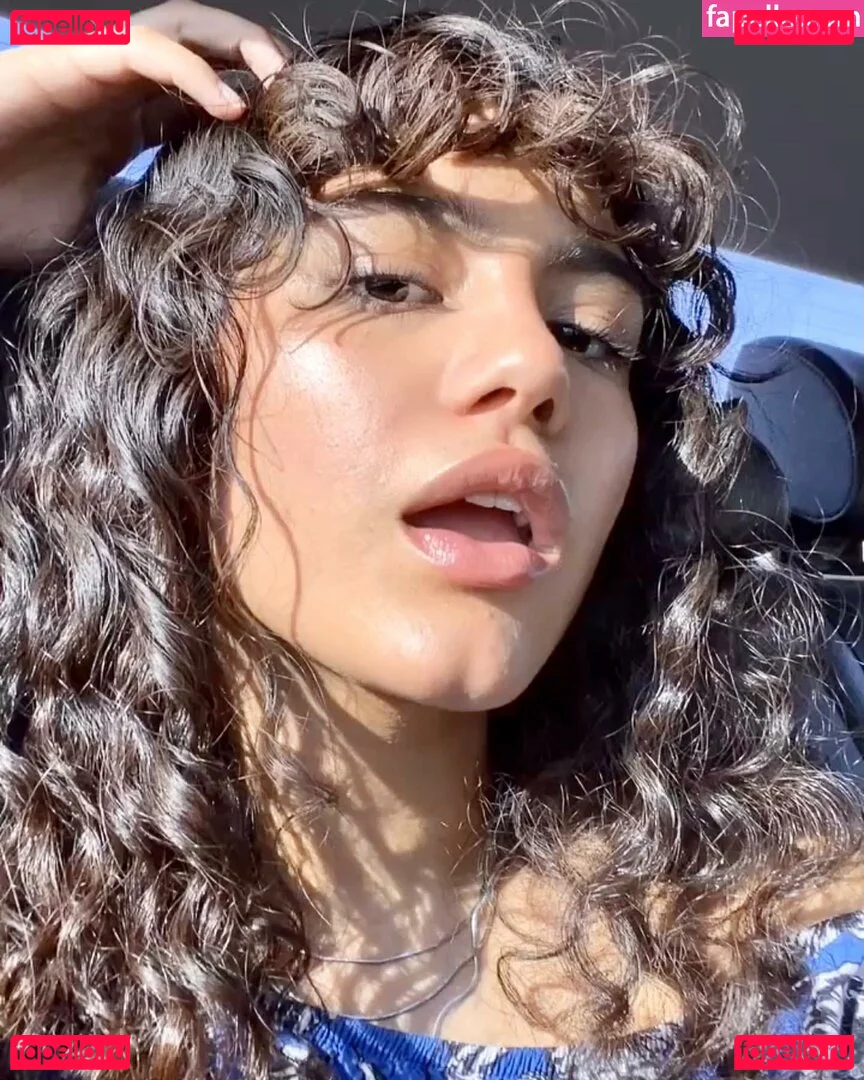 Isabel Neru Onlyfans Photo Gallery 