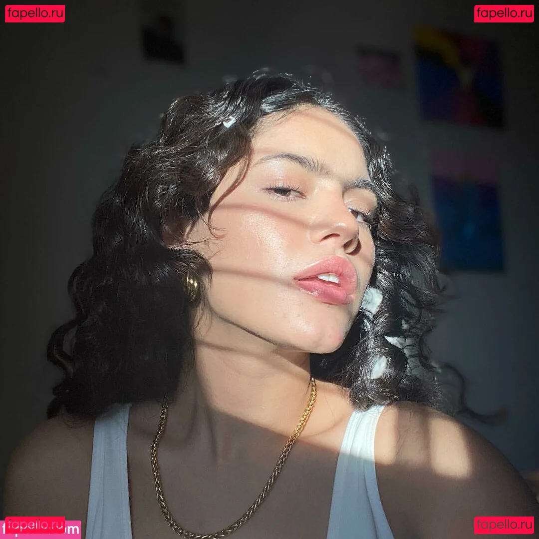 Isabel Neru Onlyfans Photo Gallery 