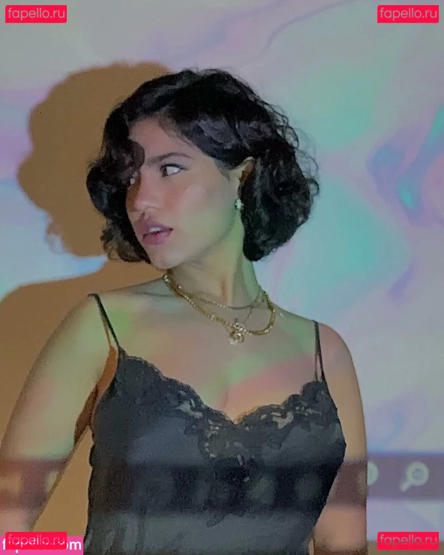 Isabel Neru Onlyfans Photo Gallery 