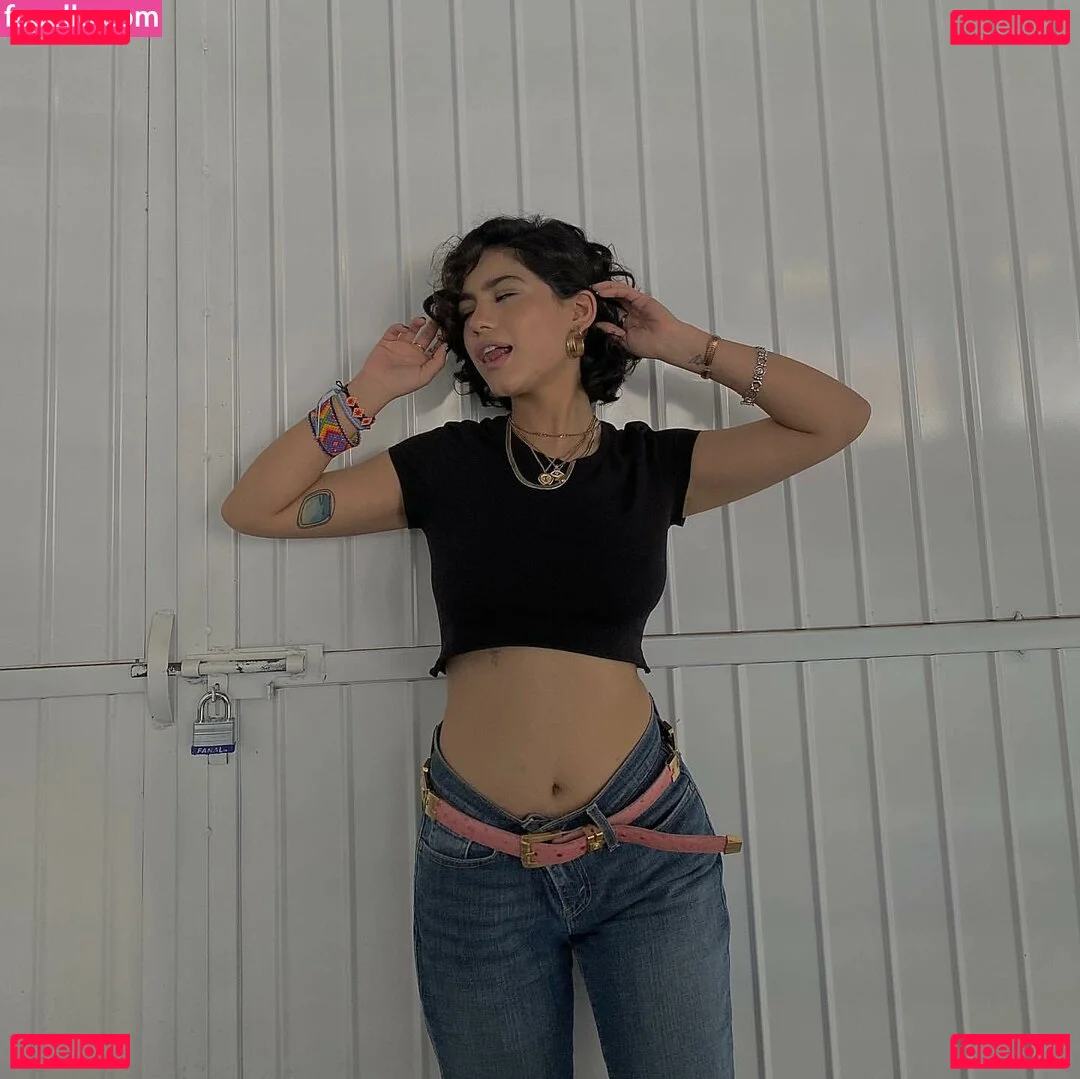 Isabel Neru Onlyfans Photo Gallery 
