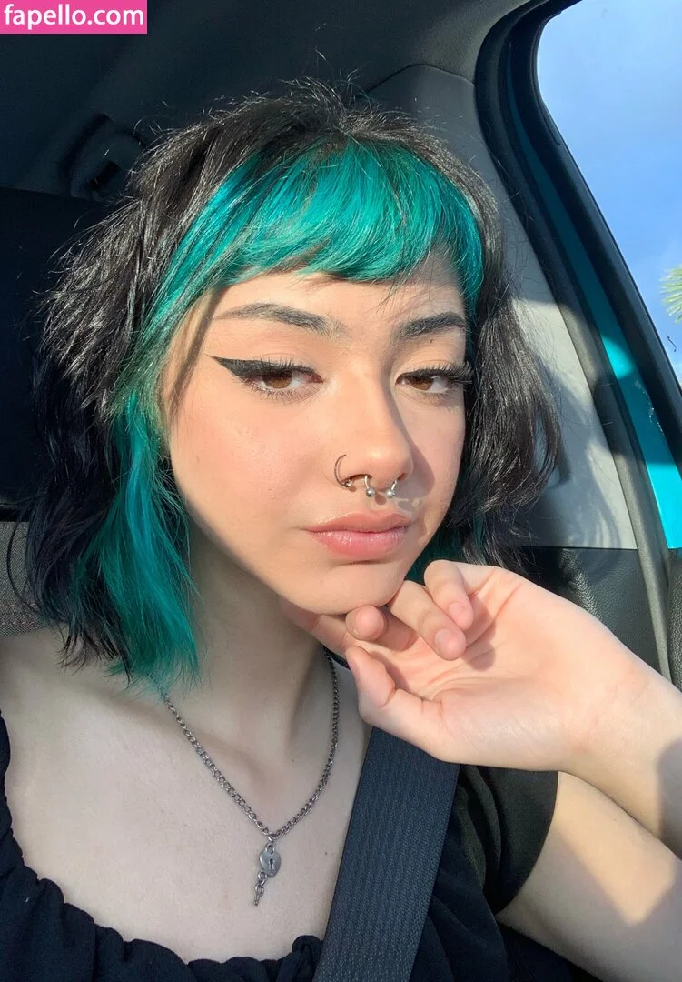 fullofbugss Onlyfans Photo Gallery 