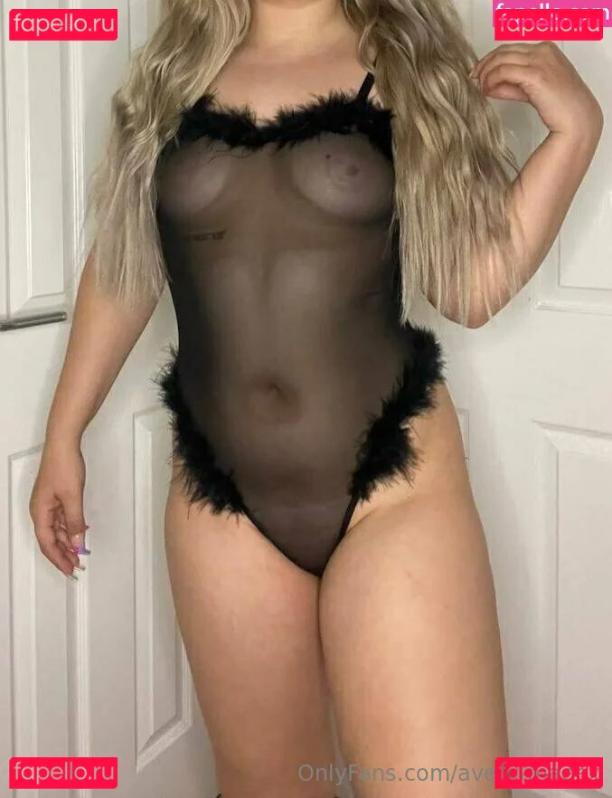 avery-maeex Onlyfans Photo Gallery 