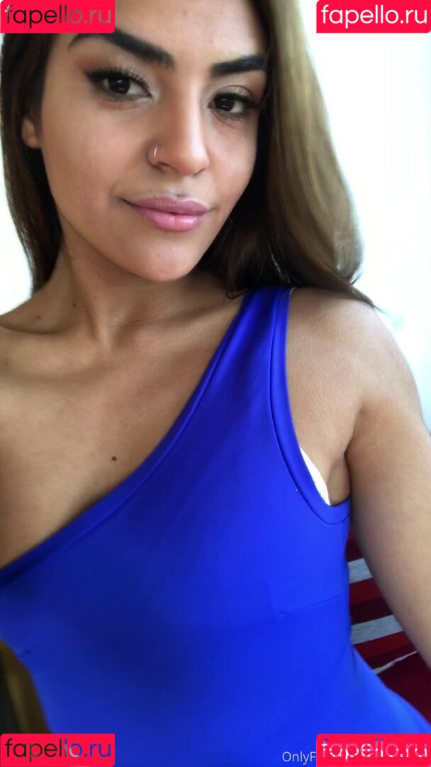 bellafoxtv Onlyfans Photo Gallery 