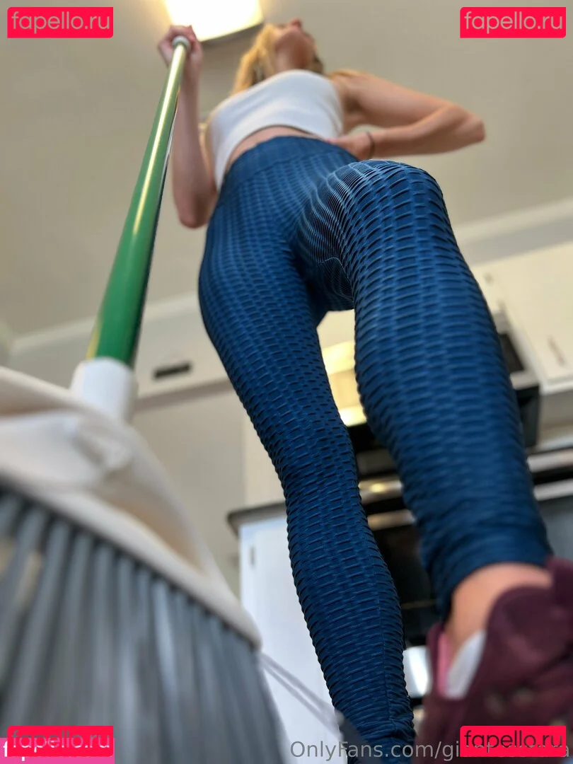 giantesstara Onlyfans Photo Gallery 