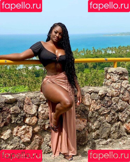 Babeth Lando Onlyfans Photo Gallery 