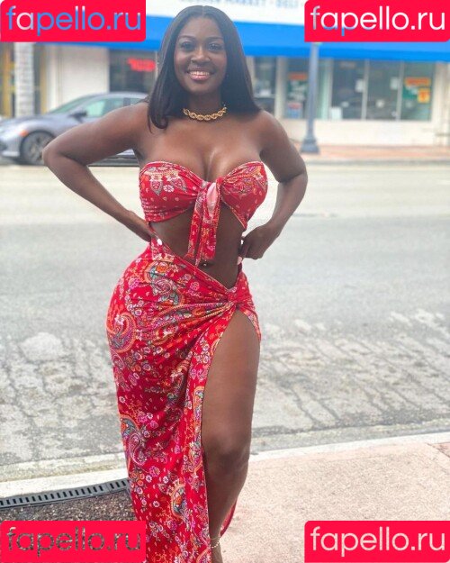 Babeth Lando Onlyfans Photo Gallery 