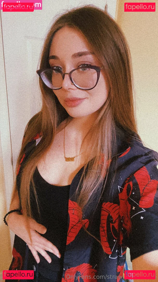 strawbrrymilk Onlyfans Photo Gallery 