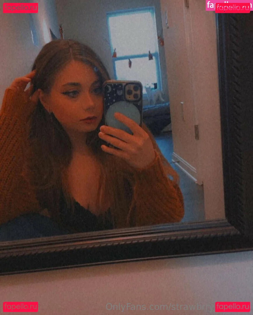 strawbrrymilk Onlyfans Photo Gallery 