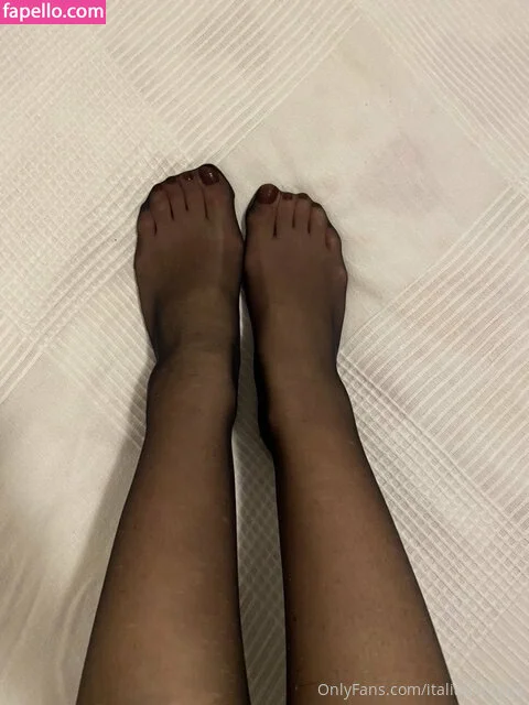 italianfeetluv Onlyfans Photo Gallery 