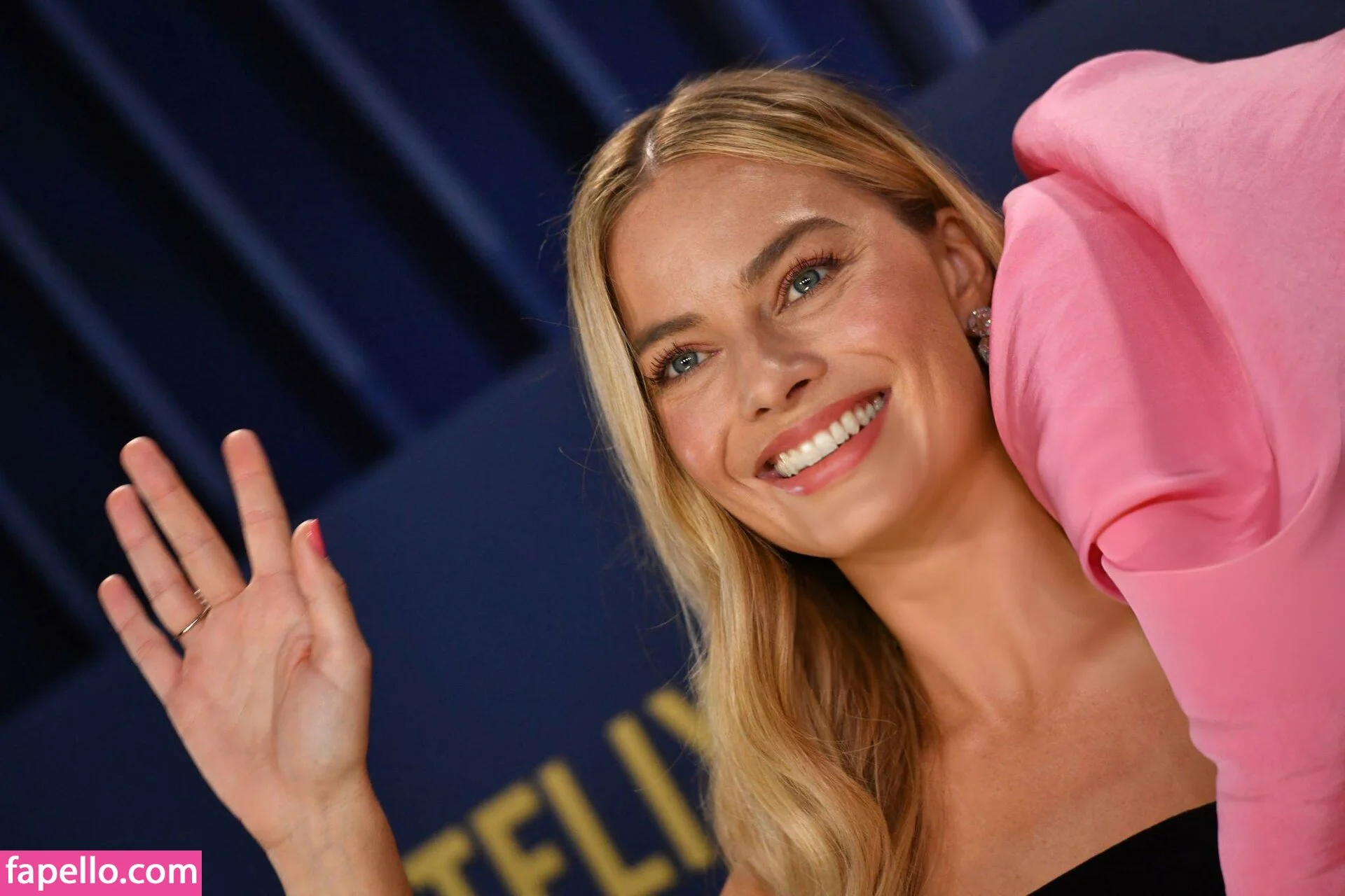 Margot Robbie Onlyfans Photo Gallery 