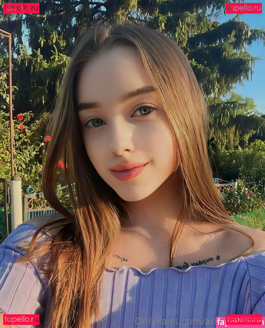 arinamuslim Onlyfans Photo Gallery 