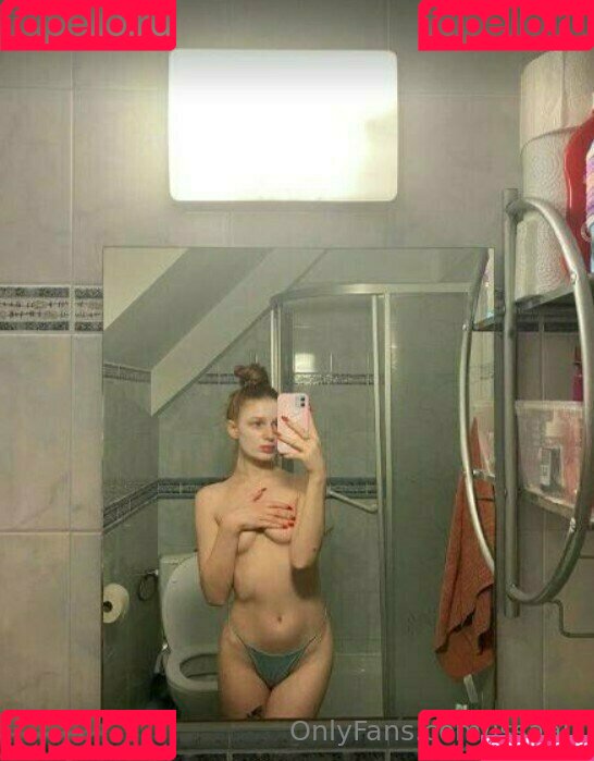 issaa0 Onlyfans Photo Gallery 