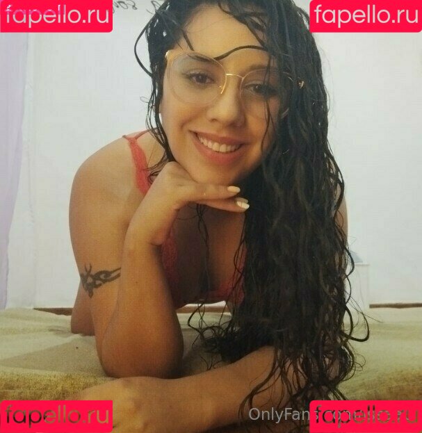 issaa0 Onlyfans Photo Gallery 