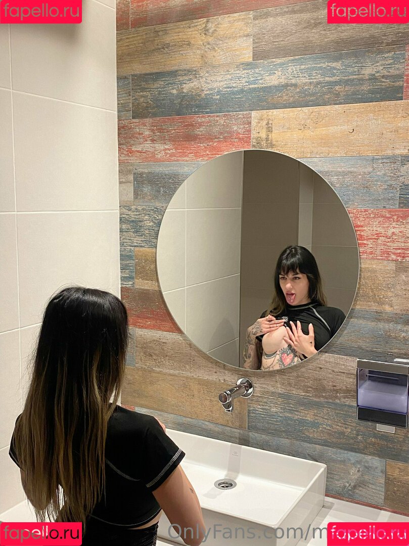 meewc18 Onlyfans Photo Gallery 