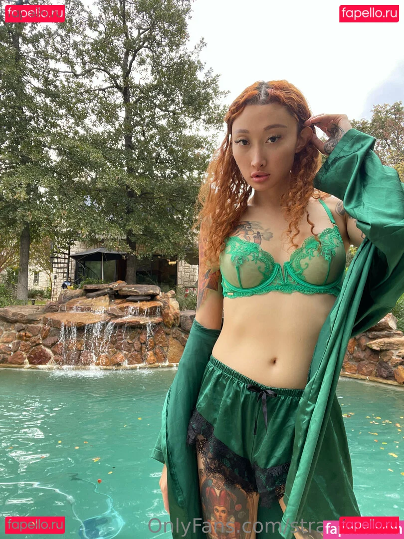 strawishere Onlyfans Photo Gallery 