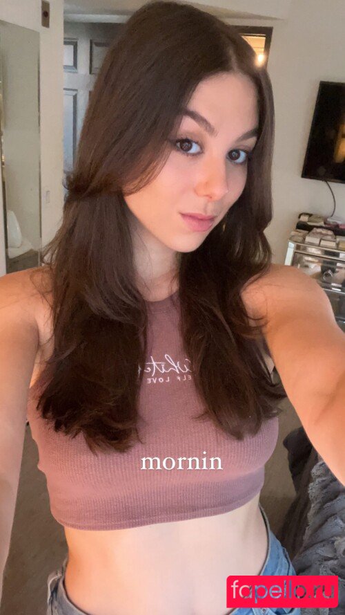 Kira Kosarin Onlyfans Photo Gallery 