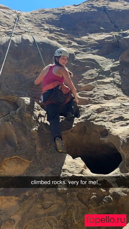 Kira Kosarin Onlyfans Photo Gallery 