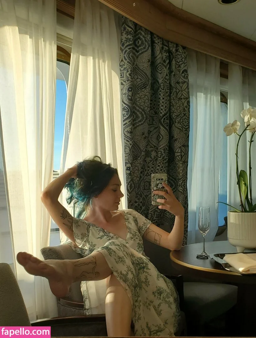 Juniper Woods Onlyfans Photo Gallery 