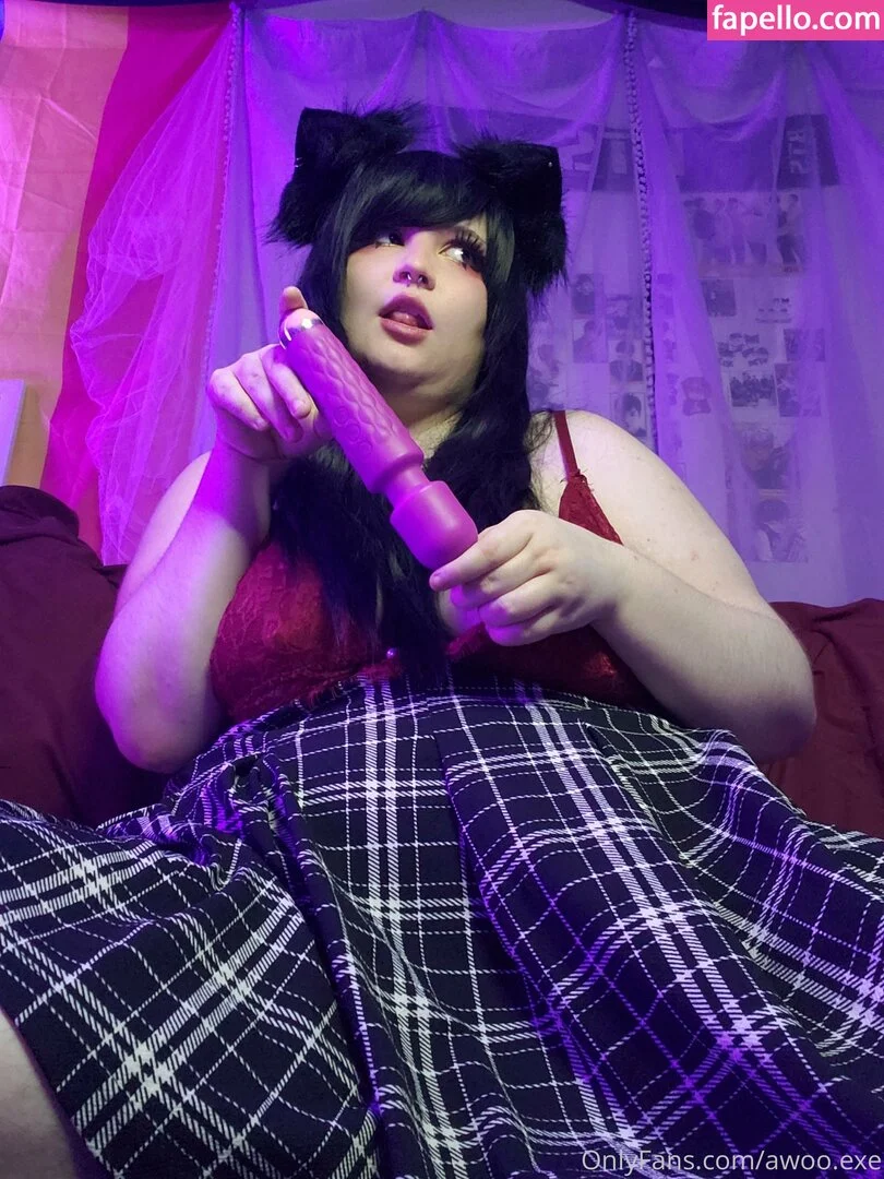 awoo.exe Onlyfans Photo Gallery 