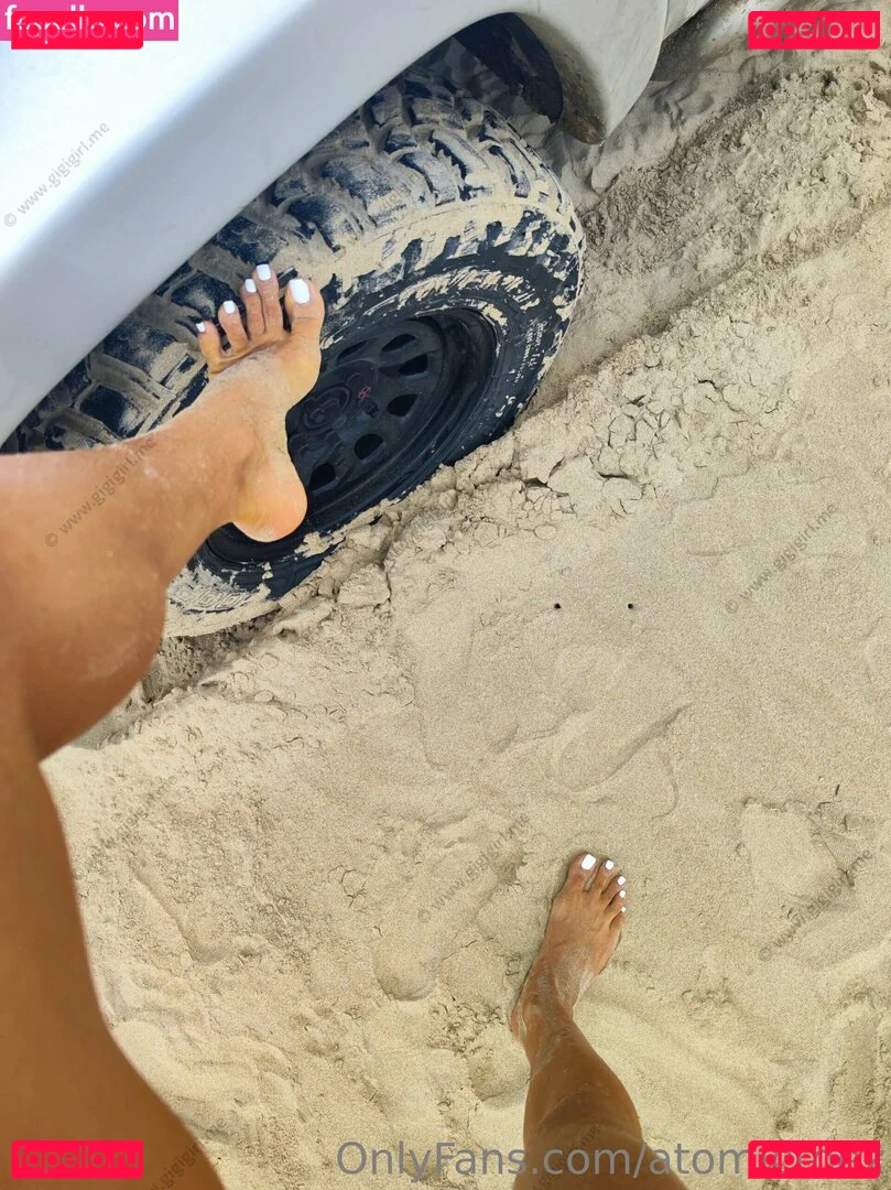 atomictoez Onlyfans Photo Gallery 