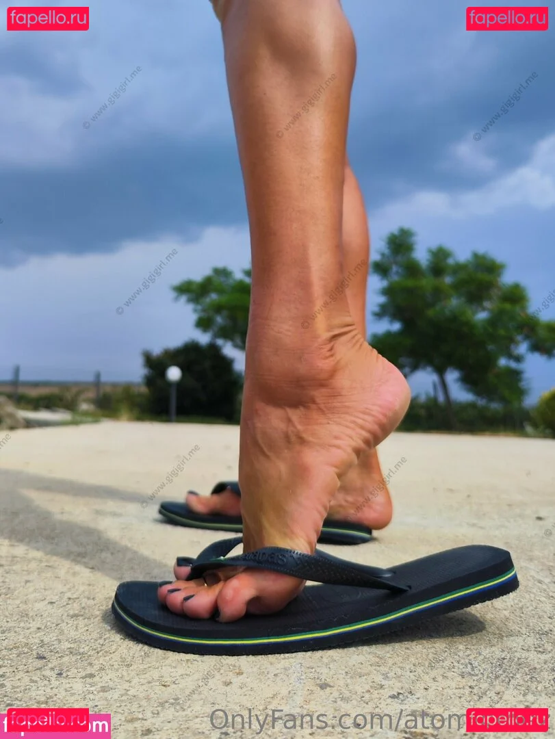 atomictoez Onlyfans Photo Gallery 