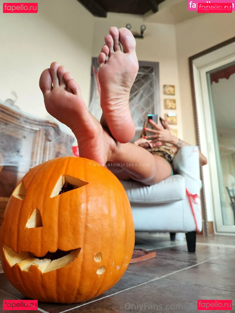 atomictoez Onlyfans Photo Gallery 