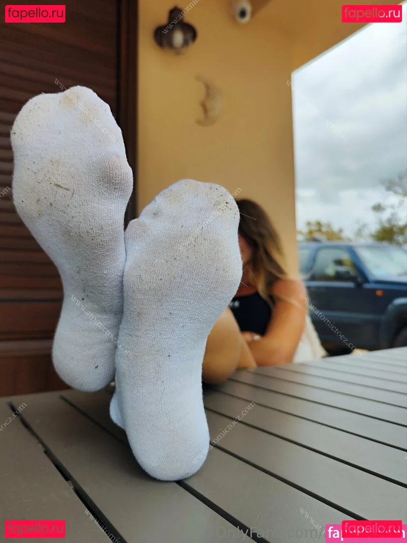 atomictoez Onlyfans Photo Gallery 