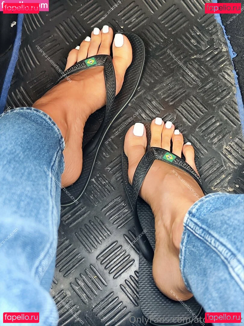 atomictoez Onlyfans Photo Gallery 