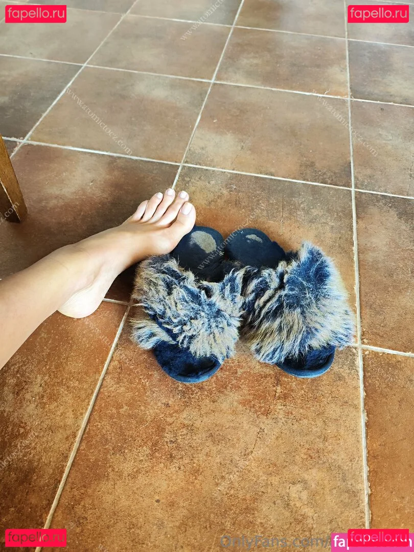 atomictoez Onlyfans Photo Gallery 