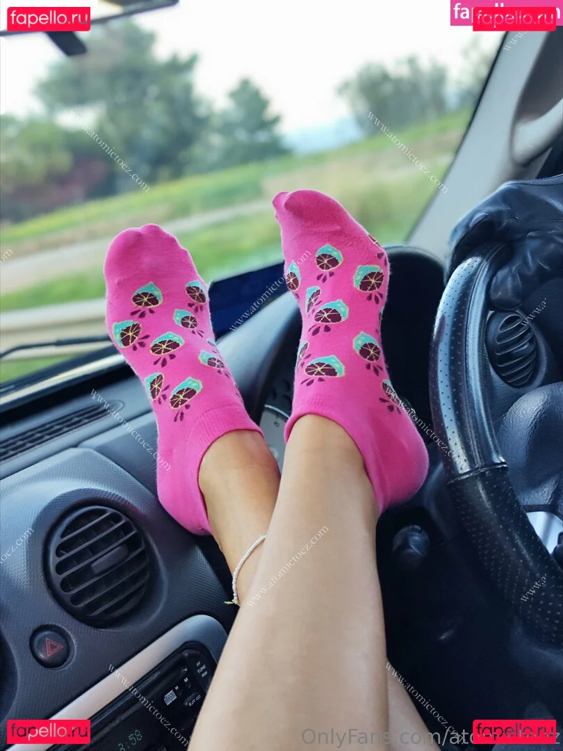 atomictoez Onlyfans Photo Gallery 