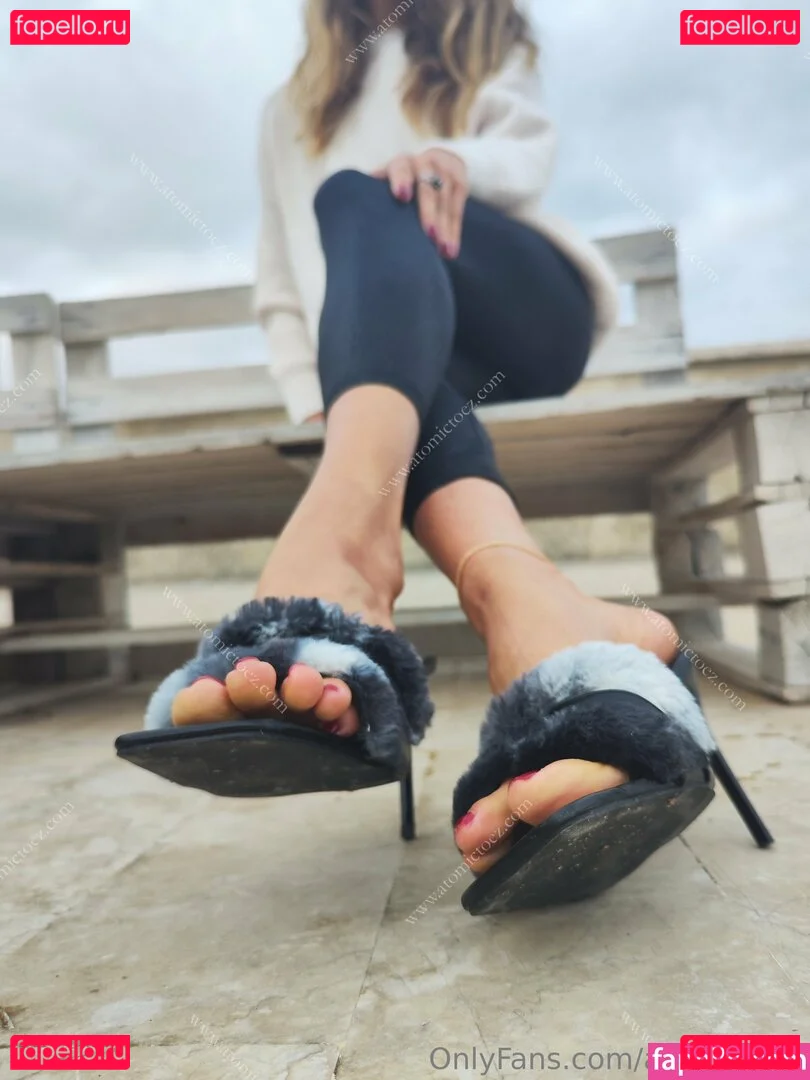 atomictoez Onlyfans Photo Gallery 