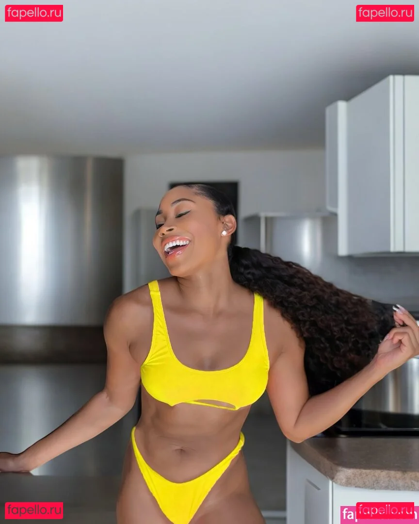 Ariane Andrew Onlyfans Photo Gallery 