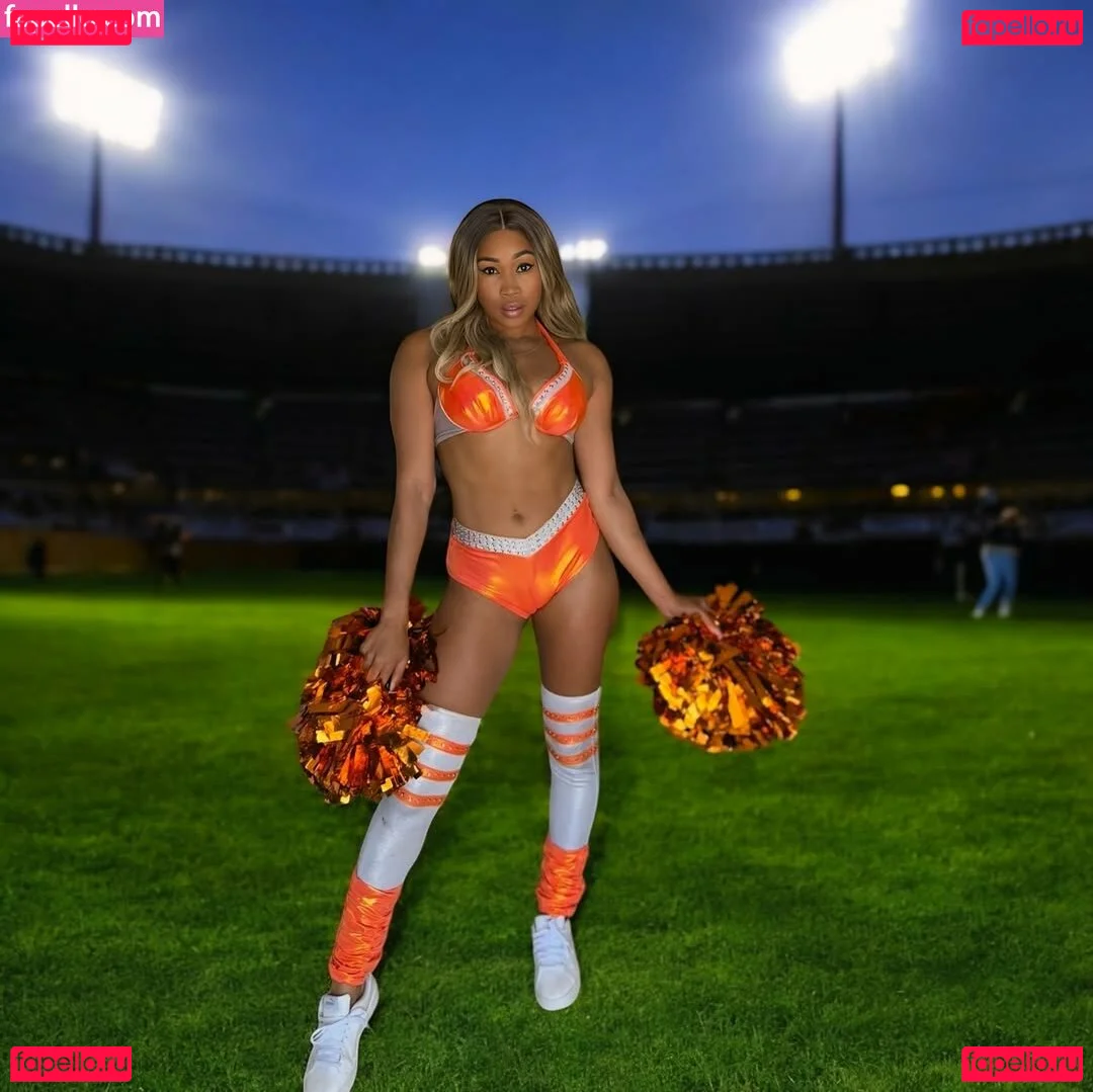 Ariane Andrew Onlyfans Photo Gallery 