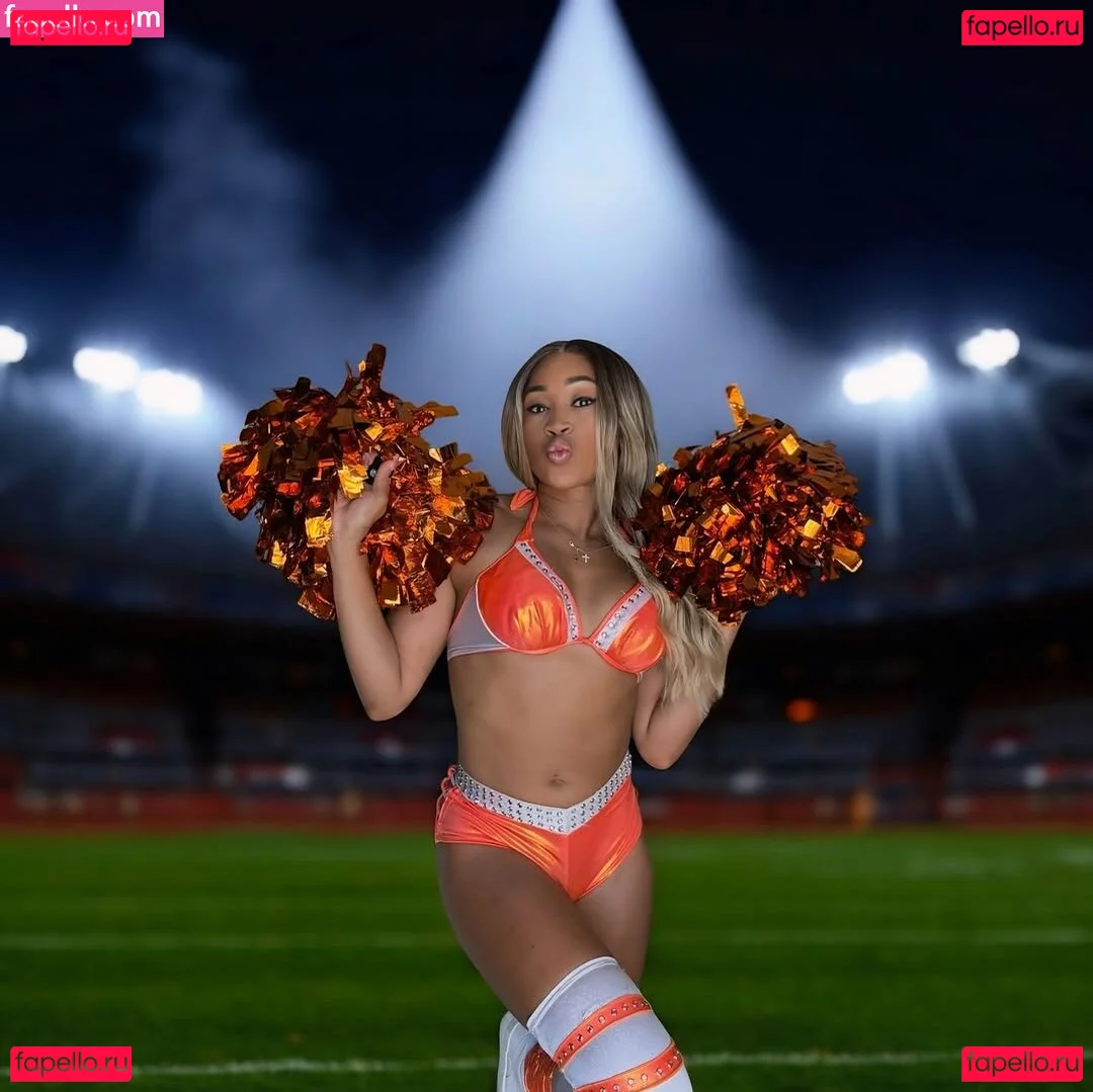 Ariane Andrew Onlyfans Photo Gallery 