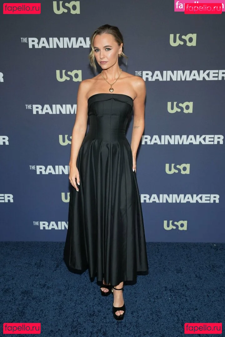 Madison Iseman Onlyfans Photo Gallery 