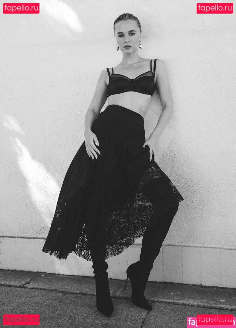 Madison Iseman Onlyfans Photo Gallery 