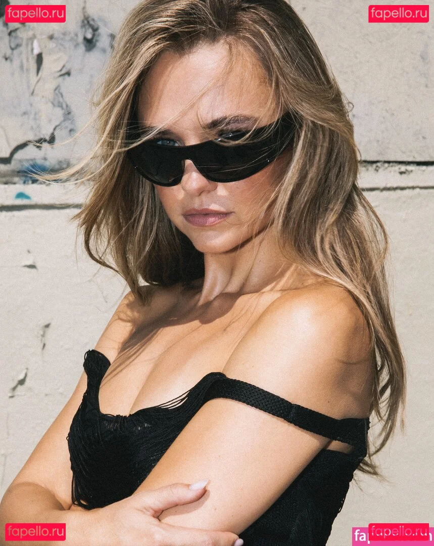 Madison Iseman Onlyfans Photo Gallery 