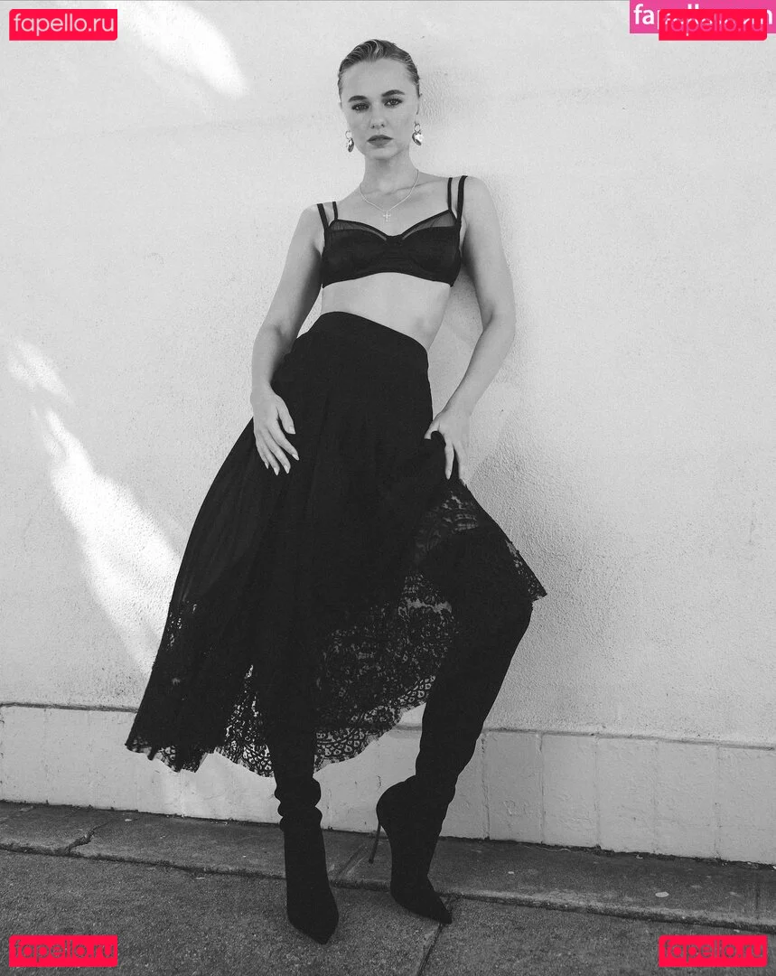 Madison Iseman Onlyfans Photo Gallery 